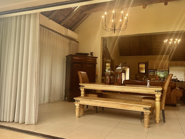 5 Bedroom Property for Sale in Lakeland North West